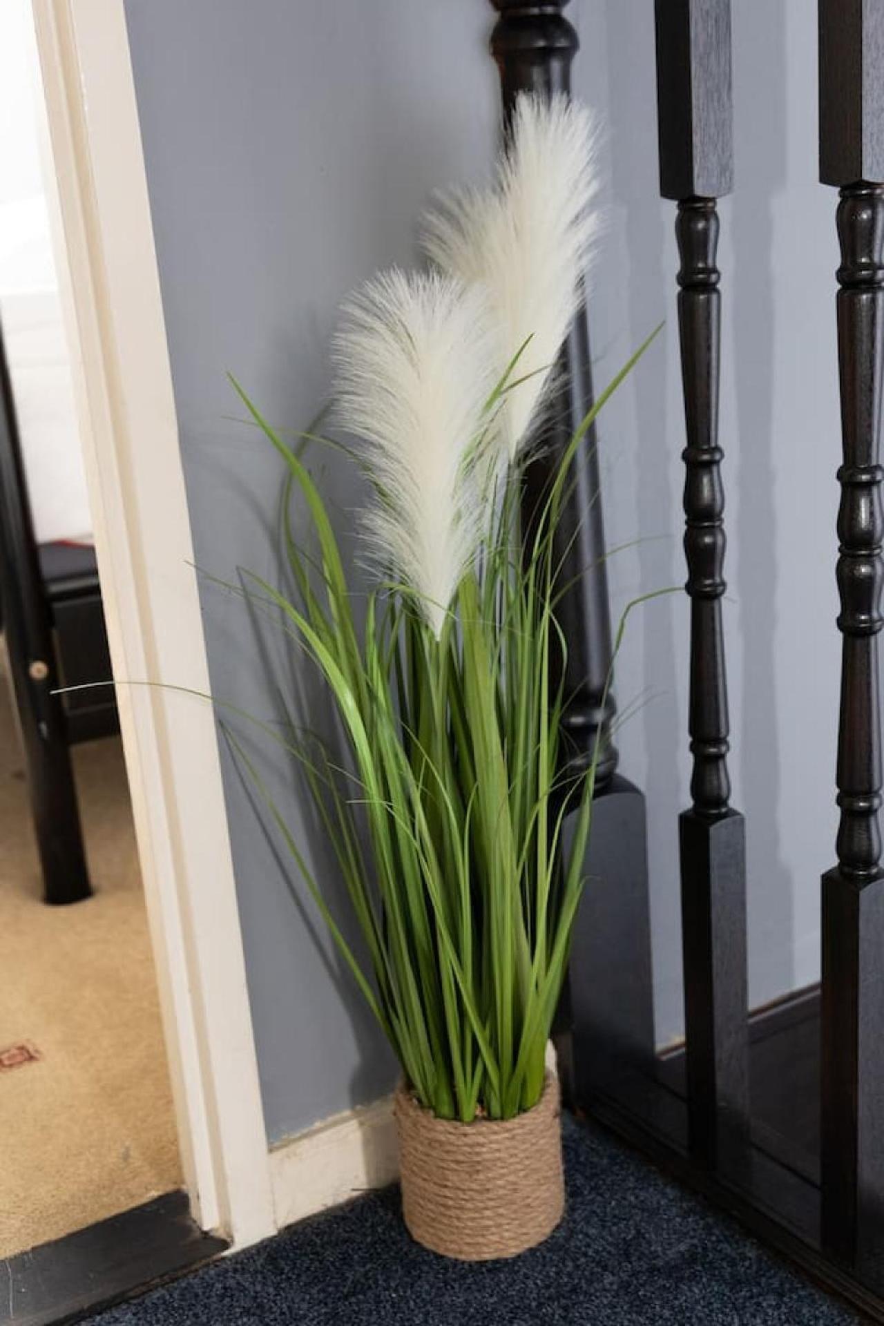 3 Bed Home Sleeps 8 People Located 1 Min From Train Stop - Otley Terrace Oldham Eksteriør bilde